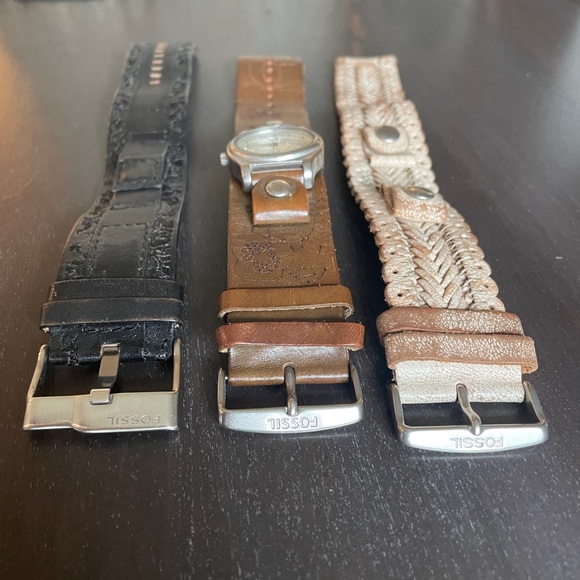 Fossil interchangeable watch with bands - Picture 3 of 5